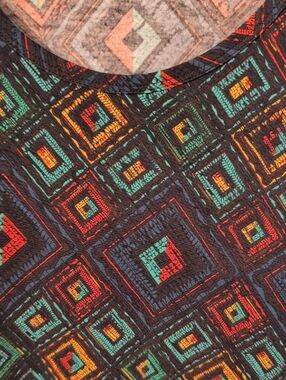New  LuLaRoe Multicolor Geometric Pattern Long Sleeve Tee Medium